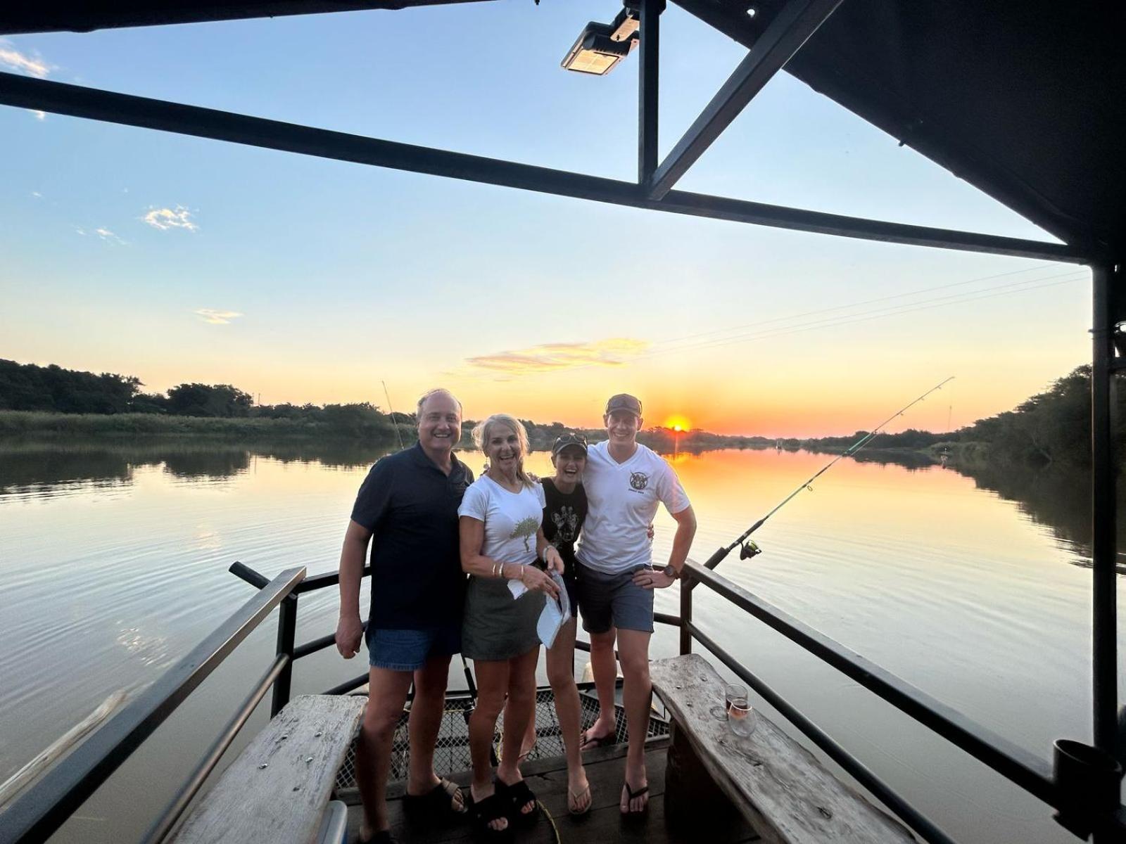 Hippo Retreat & Tiger Fishing Komatipoort Esterno foto